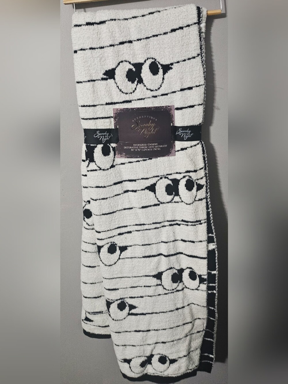 Spooky Night Reversible Oversized Throw 50" x 70" "Mummy Eyes" black & white NWT